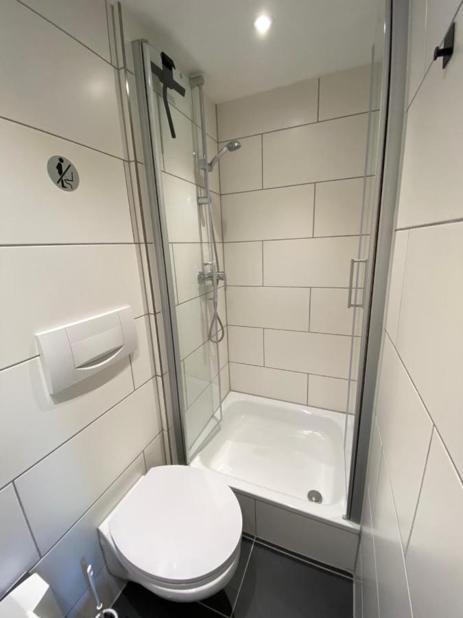 Ferienwohnung Koblenz - Eigenes Bad,Kueche - Wifi - Parkplatz - 2 Og Exterior foto