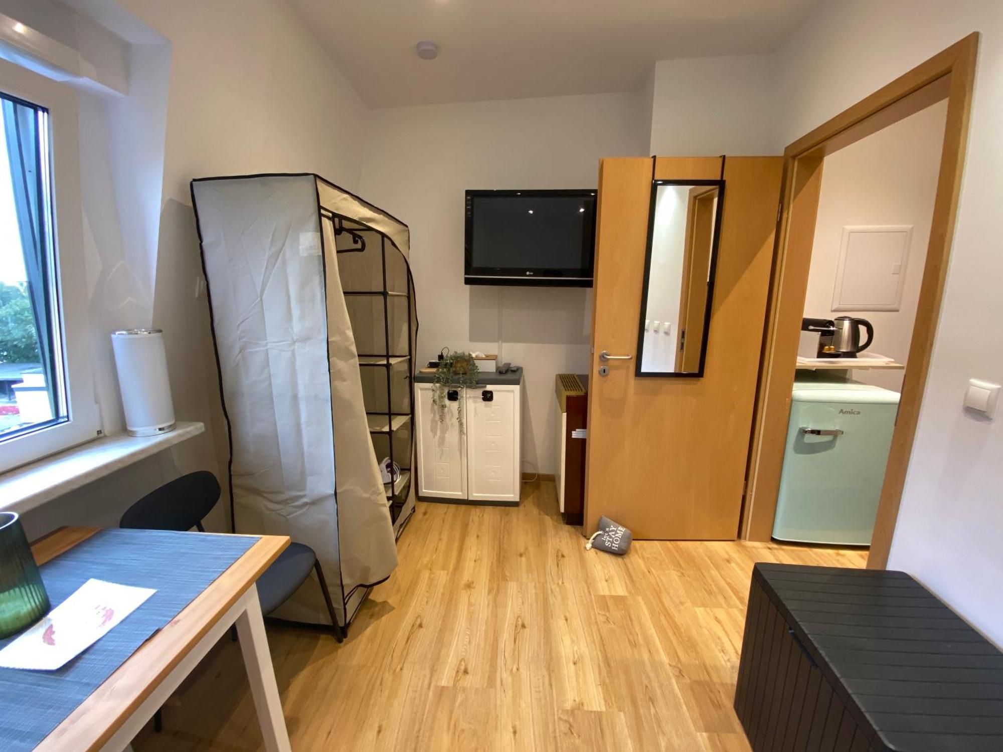 Ferienwohnung Koblenz - Eigenes Bad,Kueche - Wifi - Parkplatz - 2 Og Exterior foto